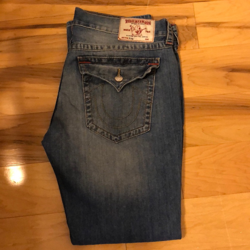 Medium wash men’s true religion jeans size 40
